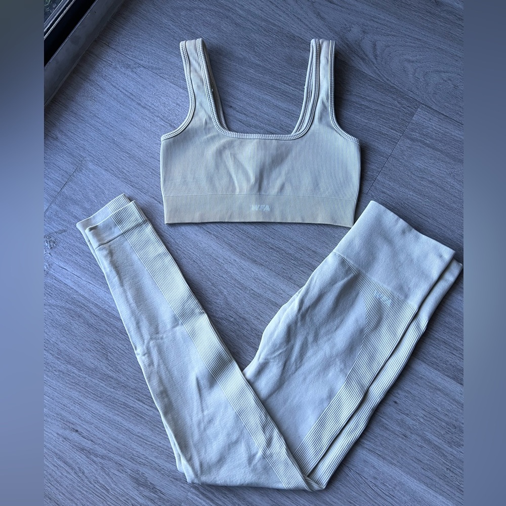 Whitefox sports bra and leggings/yoga pants set - sand